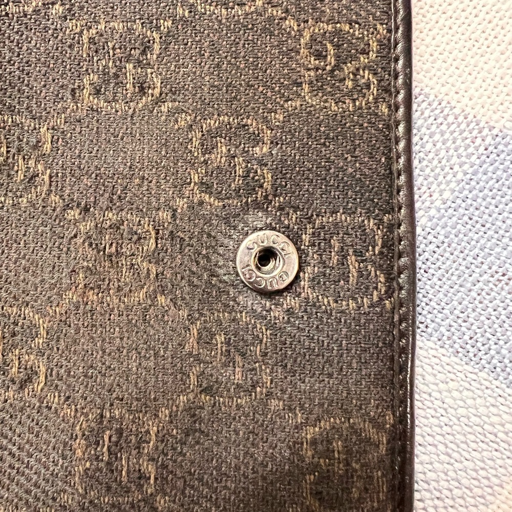 Vintage Gucci Brown Monogram Wallet - Picture 8 of 9